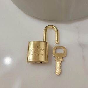 💯 Authentic Louis Vuitton Padlock and Key Gold Brass